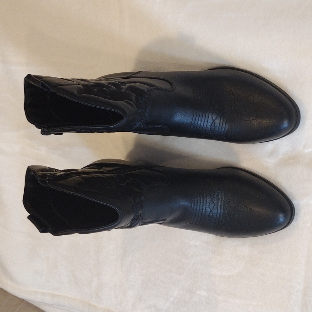 Tyndall Women Ankle Boots
